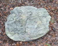 Утепленная крышка люка в виде Камня